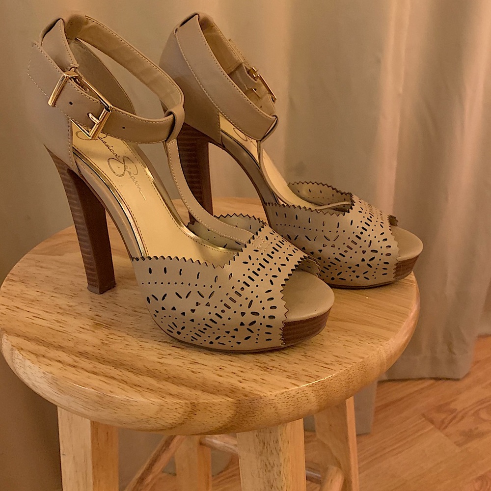 High heels with platform